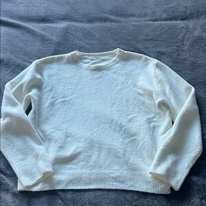 Cozy Women's White Crew Neck Sweater